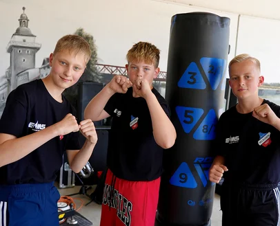 Die Nachwuchs-Faustkämpfer gaben auf der Kurpark-Bühne Kostproben ihres sportlichen Könnens.